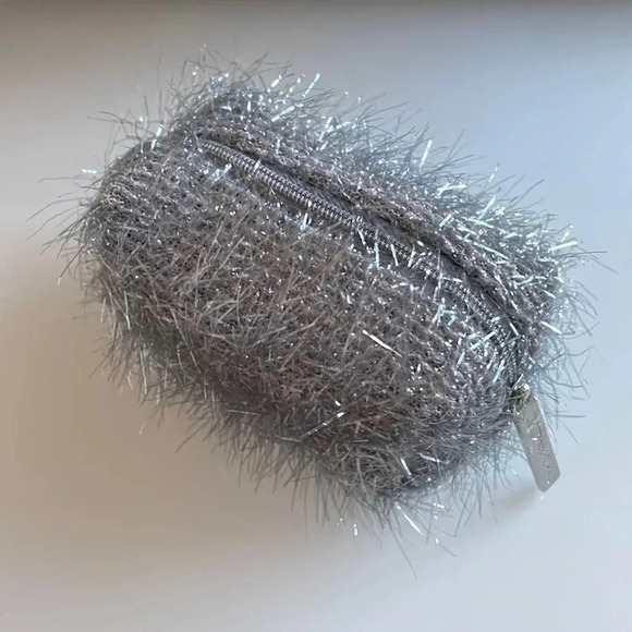 🔥4/$20 MAC Cosmetics  Bag - Picture 1 of 8